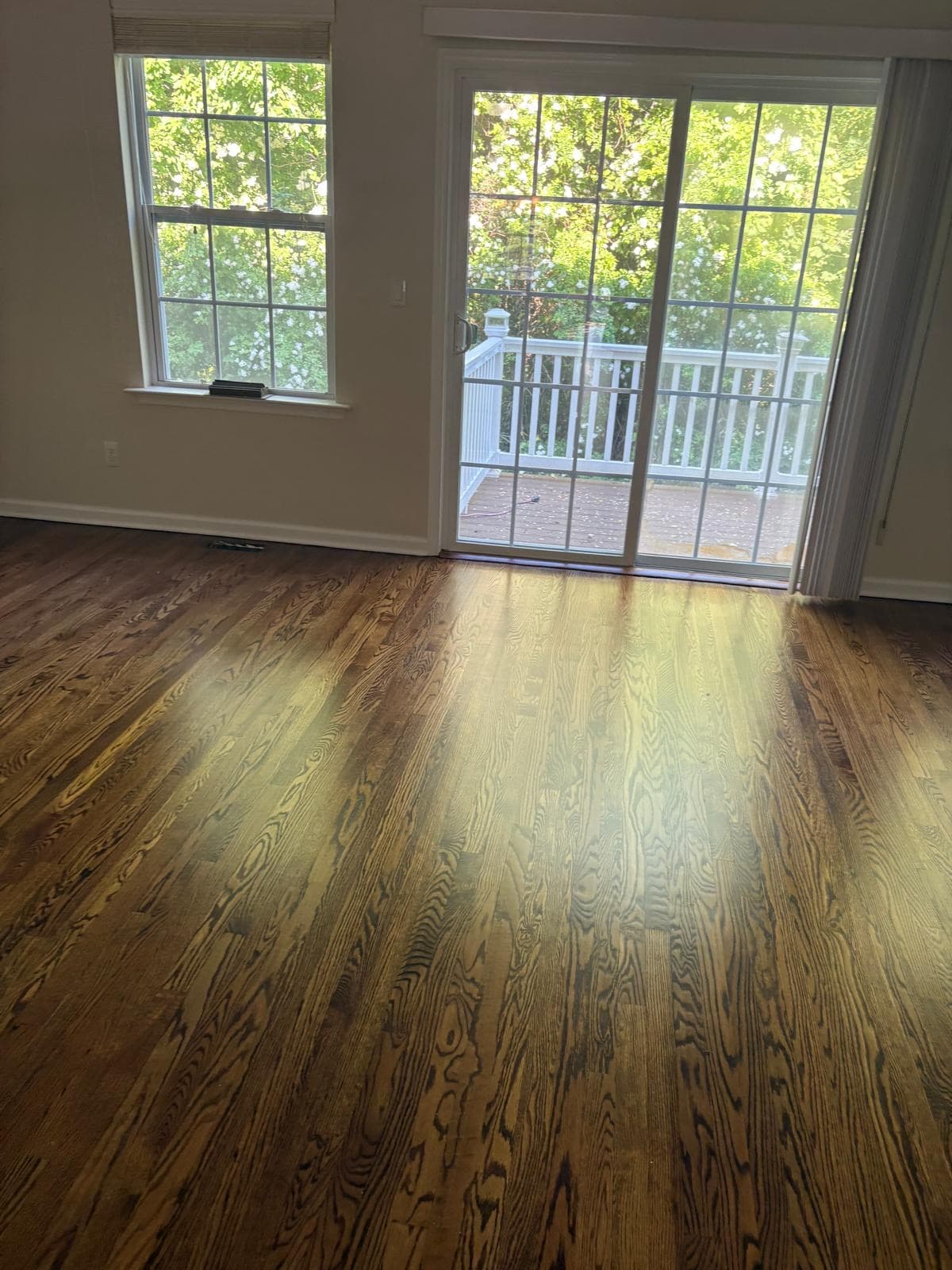 Refinished Red Oak · Natural